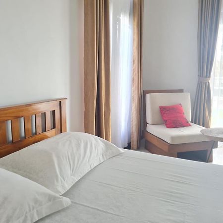 Inang Amang Homestay Labuan Bajo Exteriör bild
