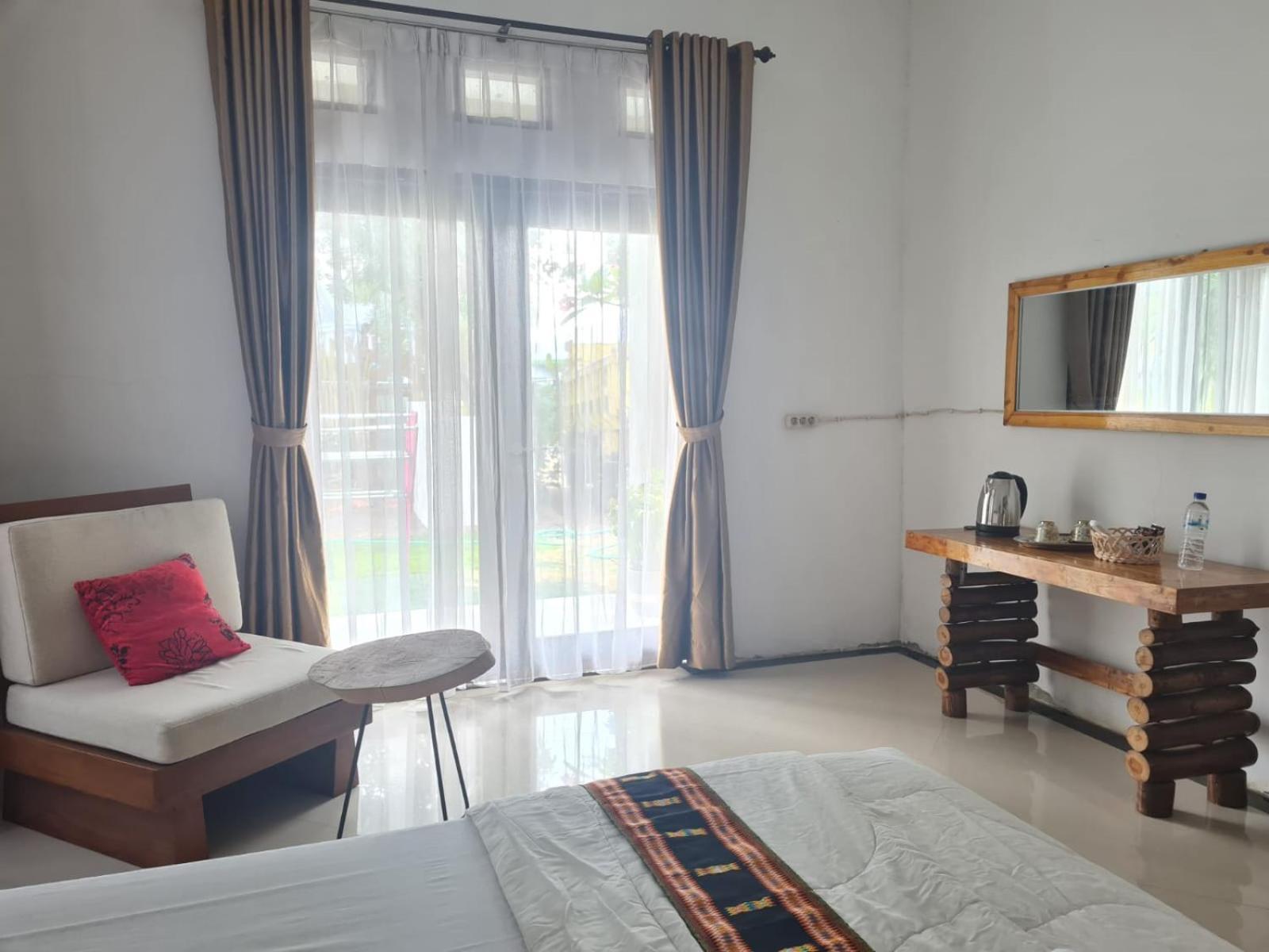 Inang Amang Homestay Labuan Bajo Exteriör bild